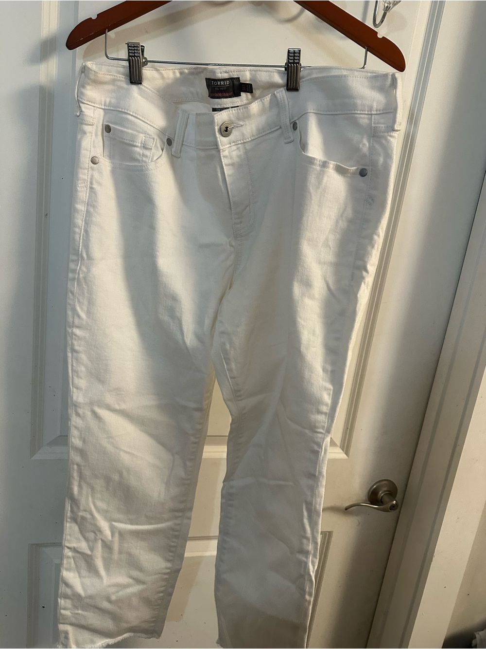 torrid White Straight-Leg Women's Jeans